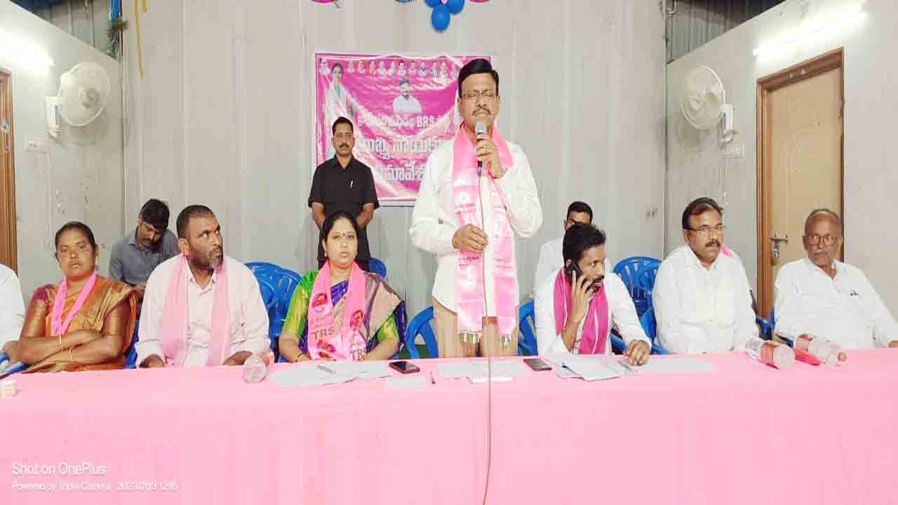 ప్రజలు దండులా కదిలి వస్తారు