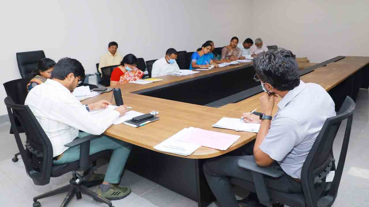 ‘కంటి వెలుగు’ను సక్సెస్‌ చేయాలి