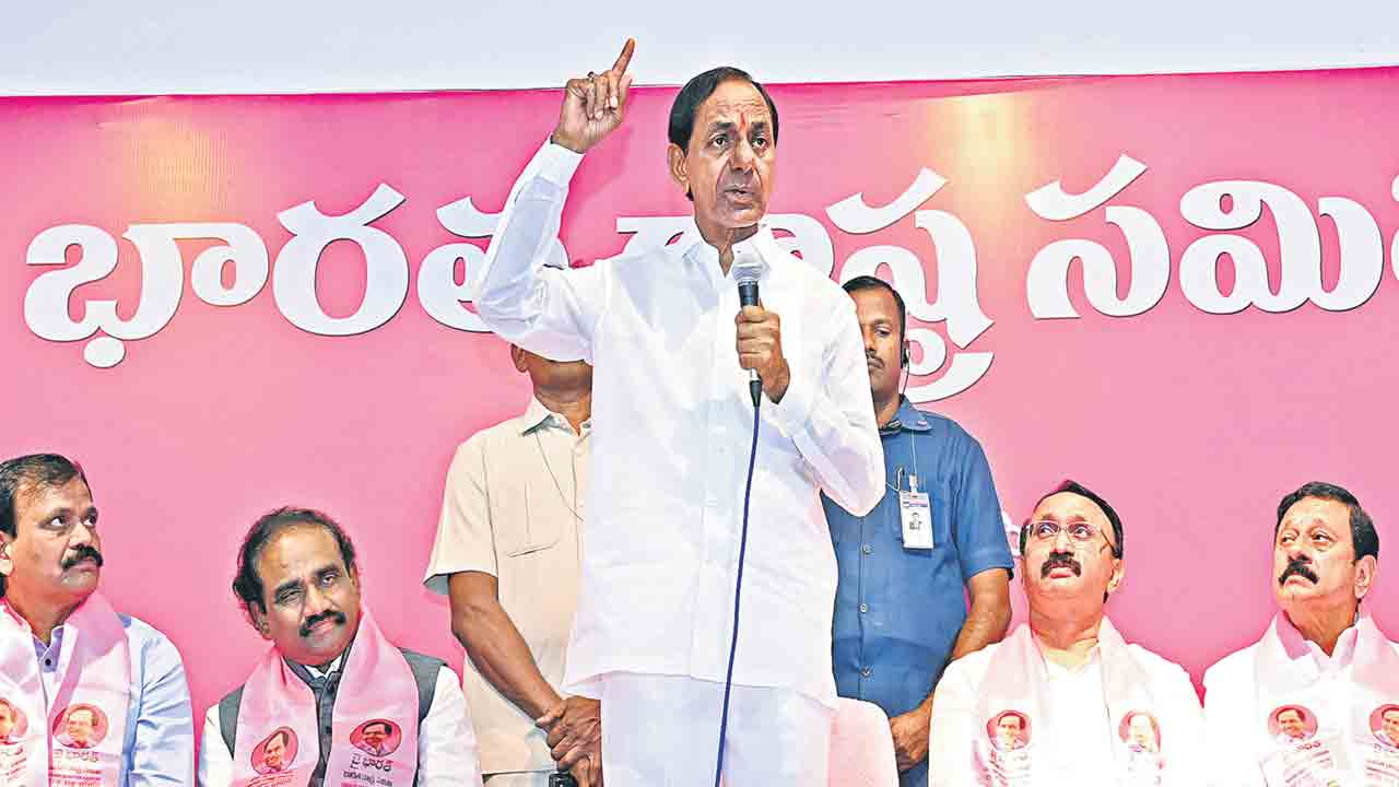 స్వాతంత్య్ర ఫలం సిద్ధించలేదు : సీఎం కేసీఆర్