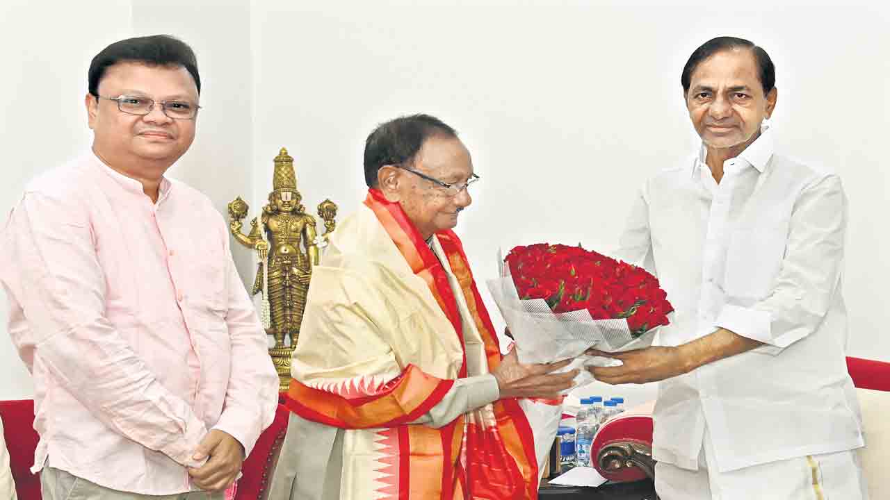 కేసీఆర్తో గిరిధర్ గమాంగ్ భేటీ
