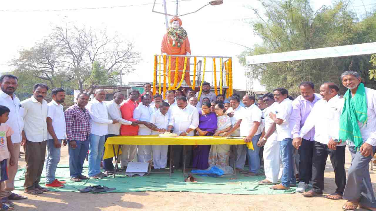 యువతకు స్ఫూర్తి వివేకానందుడు