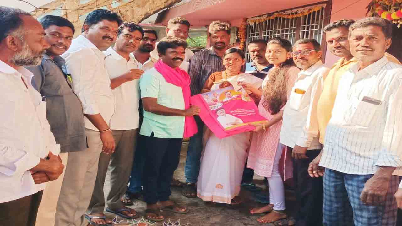 పండుగ పూట.. పల్లె బాట