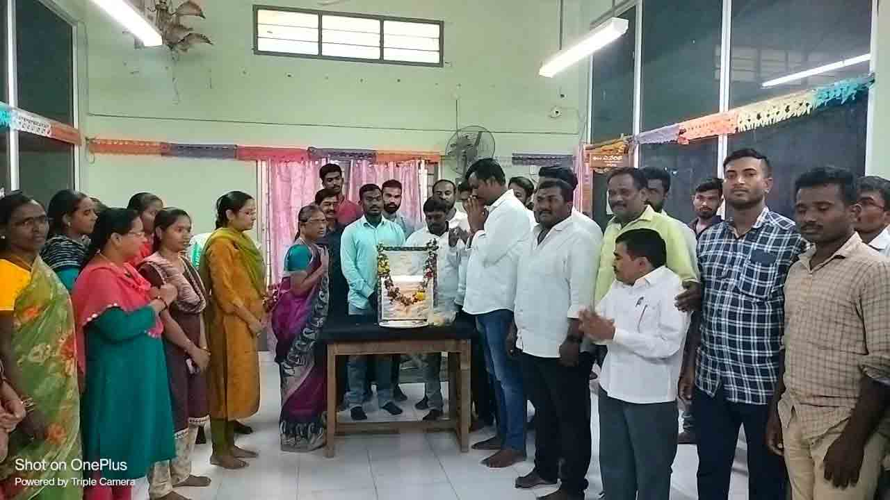 యువత సన్మార్గంలో నడవాలి