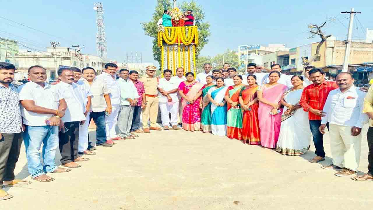 ఆదర్శప్రాయుడు వివేకానందుడు