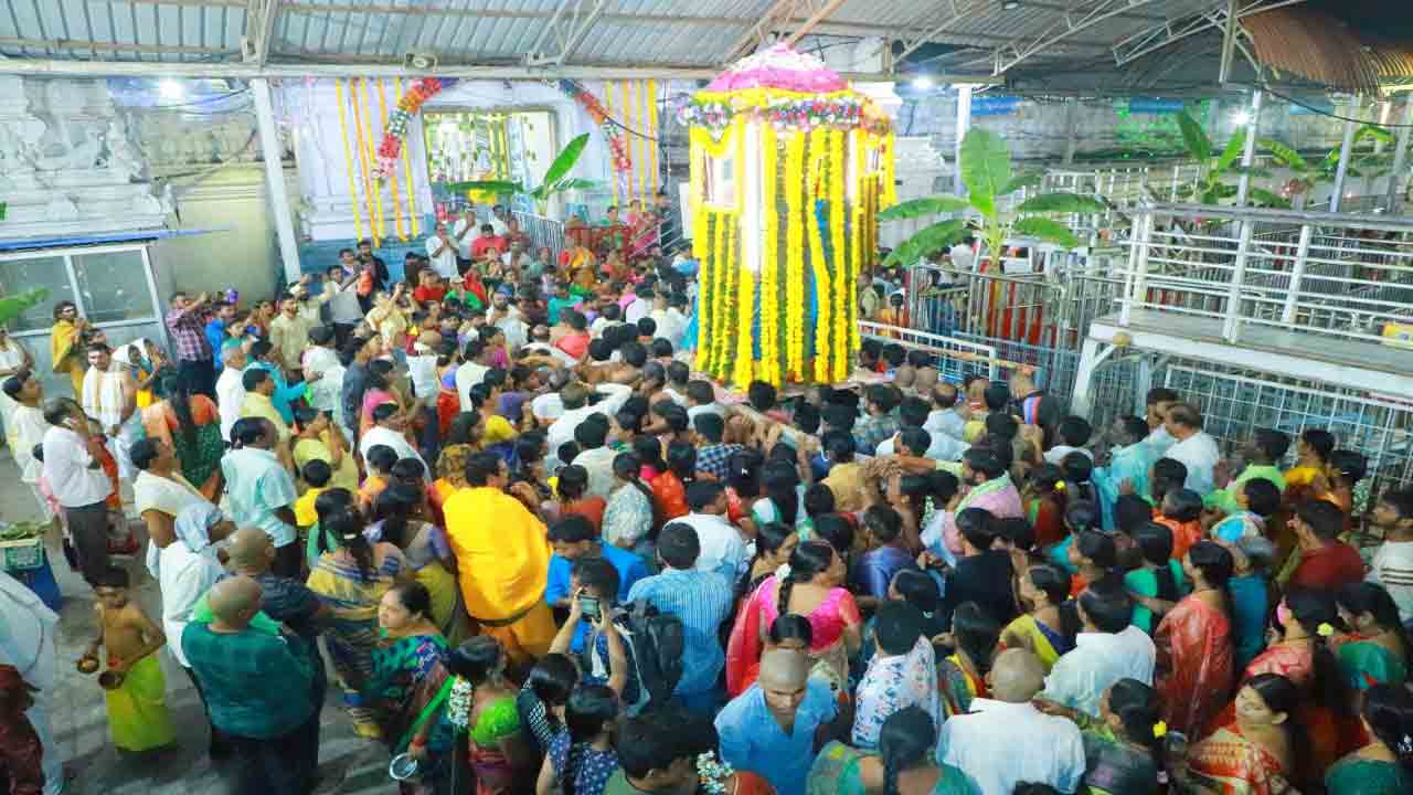 ‘ముక్కోటి’ వైభవం