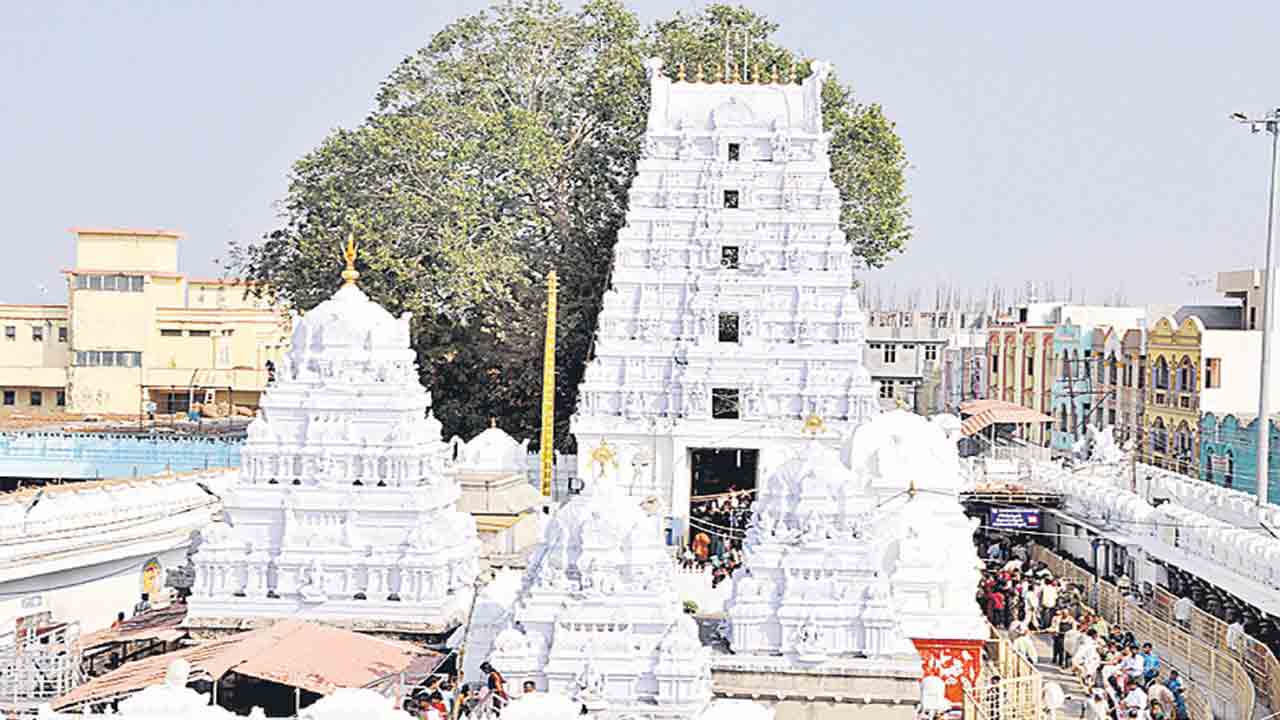 రాజన్న క్షేత్రంలో క్యూఆర్‌కోడ్‌ సేవలు