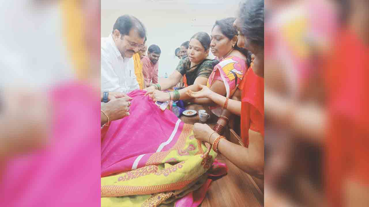 ఆడబిడ్డలు మెచ్చినట్టే బతుకమ్మ చీరెలు