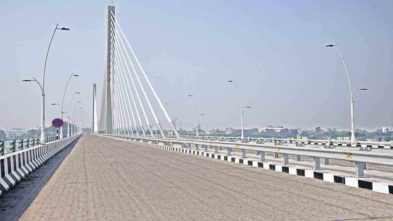 తుది దశకు కలల వారధి