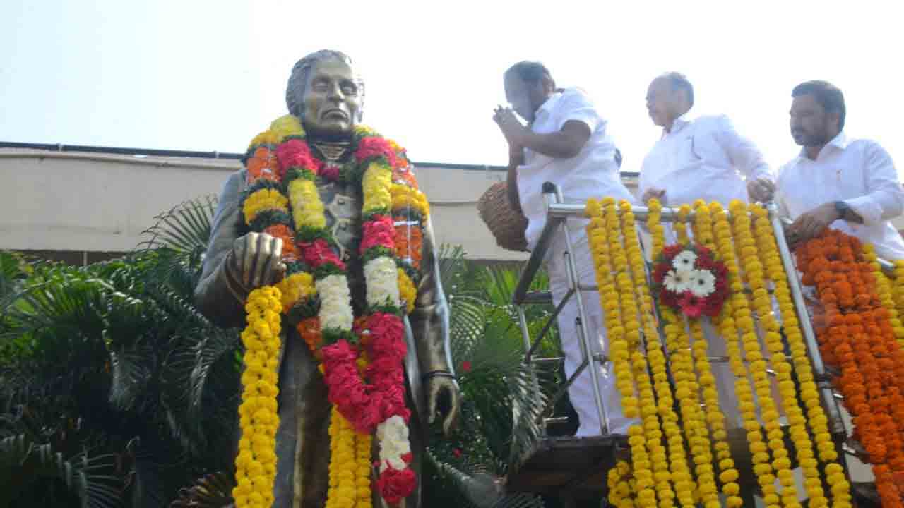 హైదరాబాద్‌లో లూయిస్‌ బ్రెయిలి భారీ విగ్రహం ఆవిష్కరణ