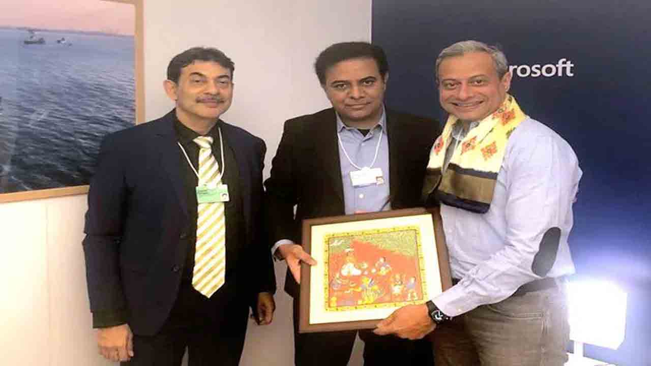 హైదరాబాద్‌లో మరింత విస్తరించనున్న మైక్రోసాఫ్ట్‌.. రూ.16 వేలకోట్లతో 3 డేటా సెంటర్ల ఏర్పాటుకు అంగీకారం