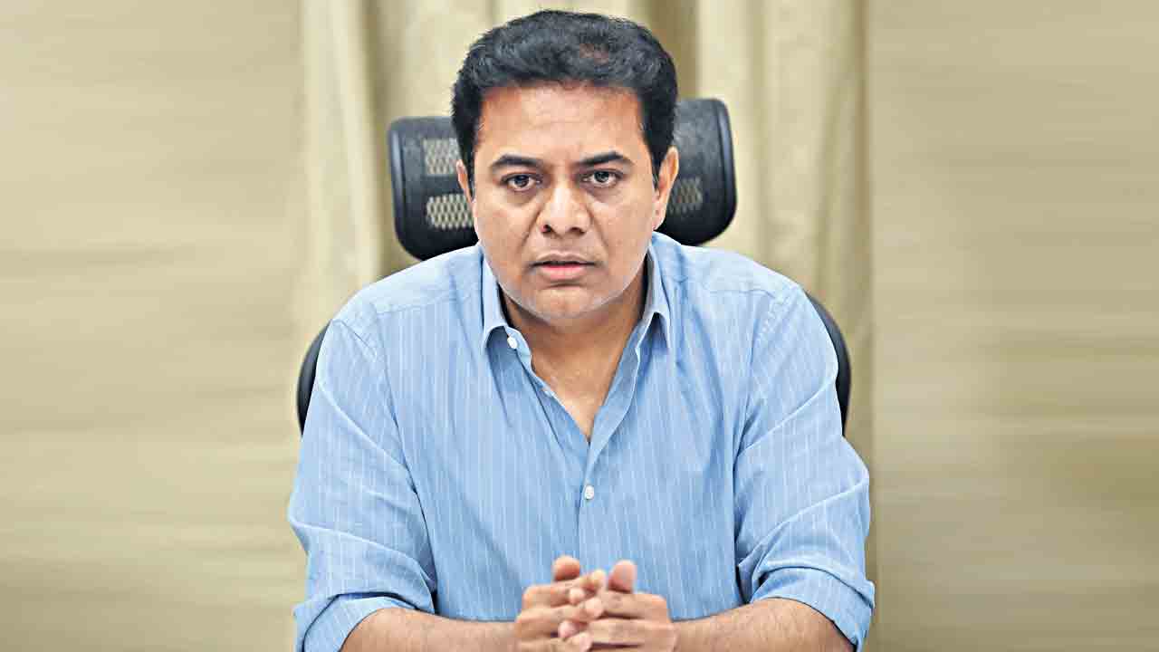 తెలంగాణలోని రైల్వే ప్రాజెక్టుల ప‌ట్ల కేంద్రం వివ‌క్ష : మంత్రి కేటీఆర్