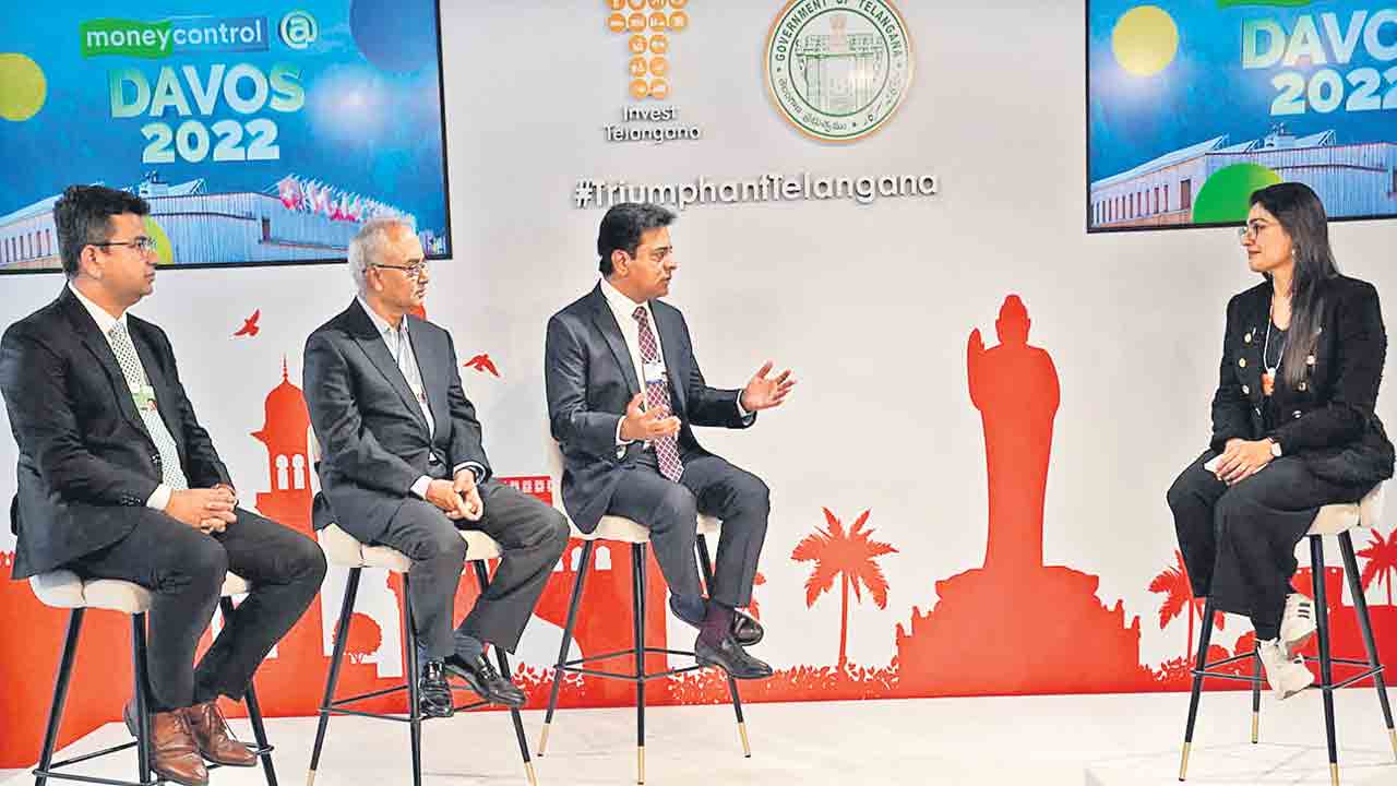 పెట్టుబడుల ఆకర్షణే లక్ష్యం.. దావోస్‌కు మంత్రి కేటీఆర్‌ బృందం
