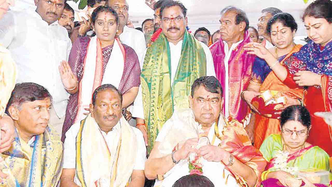 సీఎం కేసీఆర్‌తోనే ఆలయాల అభివృద్ధి