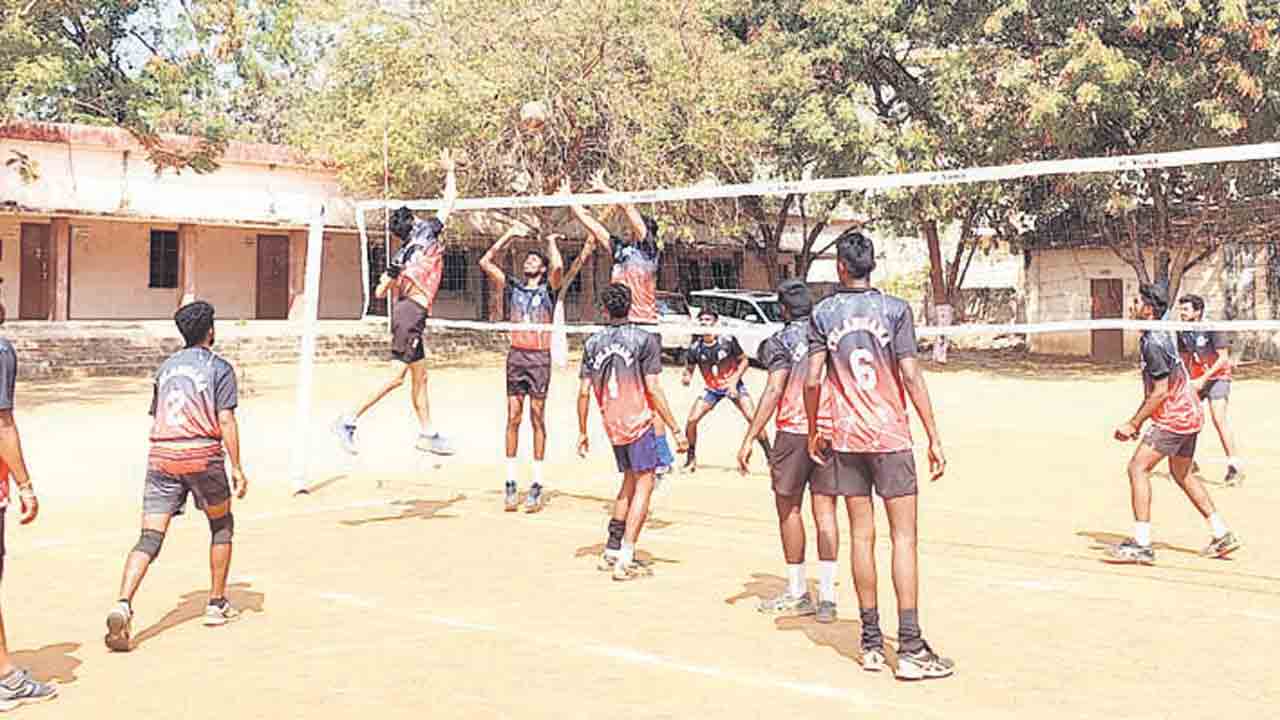 వేములవాడలో ముగిసిన వాలీబాల్‌ శిక్షణ