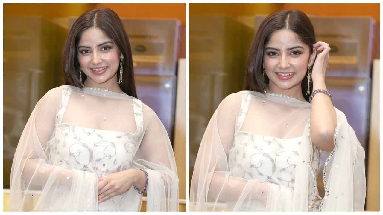 Kashmira Pardeshi | వినరో భాగ్యము విష్ణు కథ సినిమా టీజర్ లాంచ్ ఈవెంట్‌లో కాశ్మీరా పరదేశి..