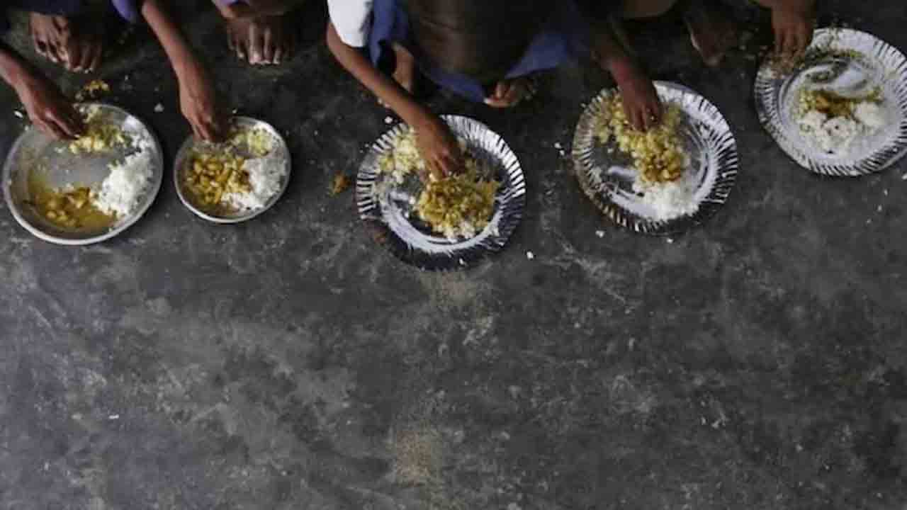 కేరళలో ఫుడ్‌ పాయిజన్‌.. 60 మంది విద్యార్థులకు అస్వస్థత