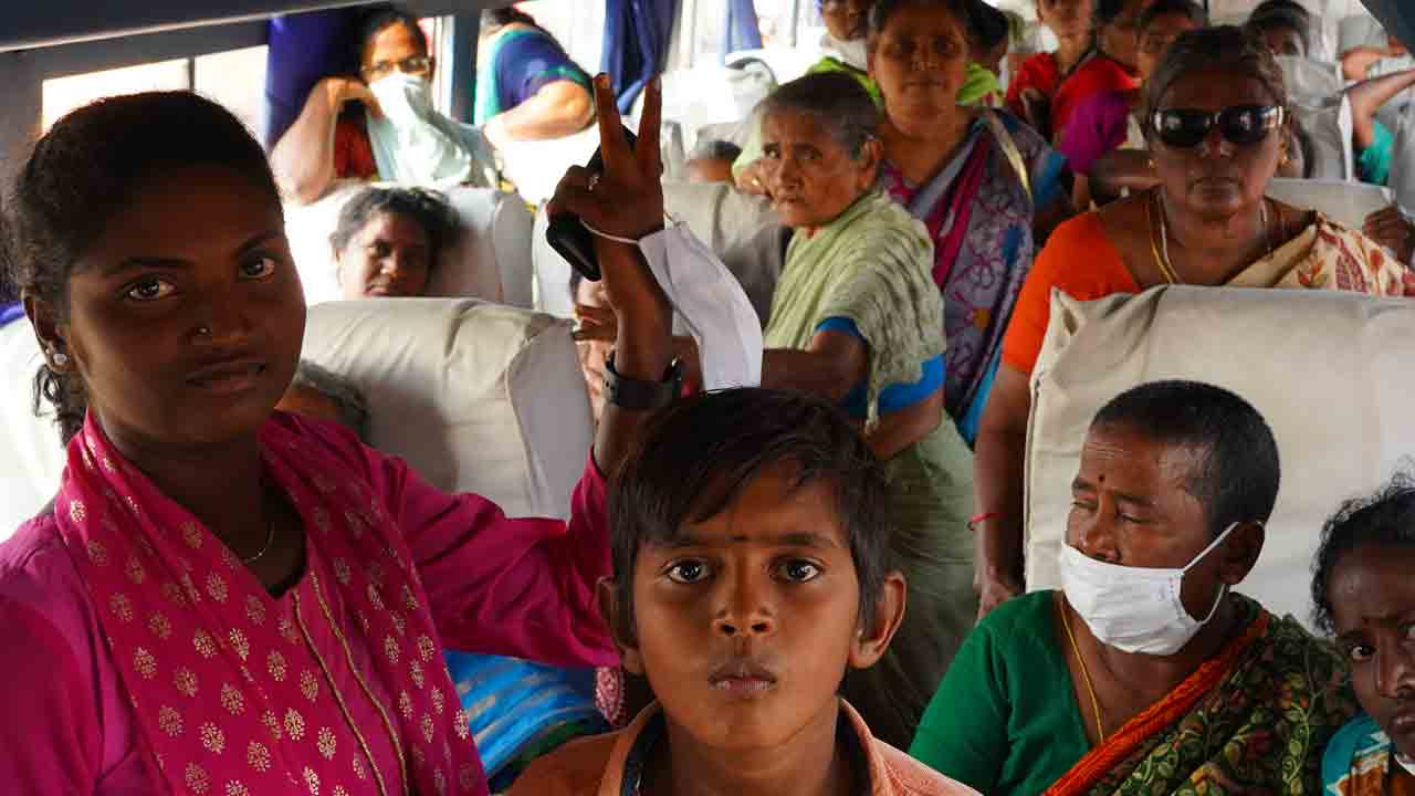 కేసీఆర్‌పై అభిమానం తరలొచ్చిన జనం..