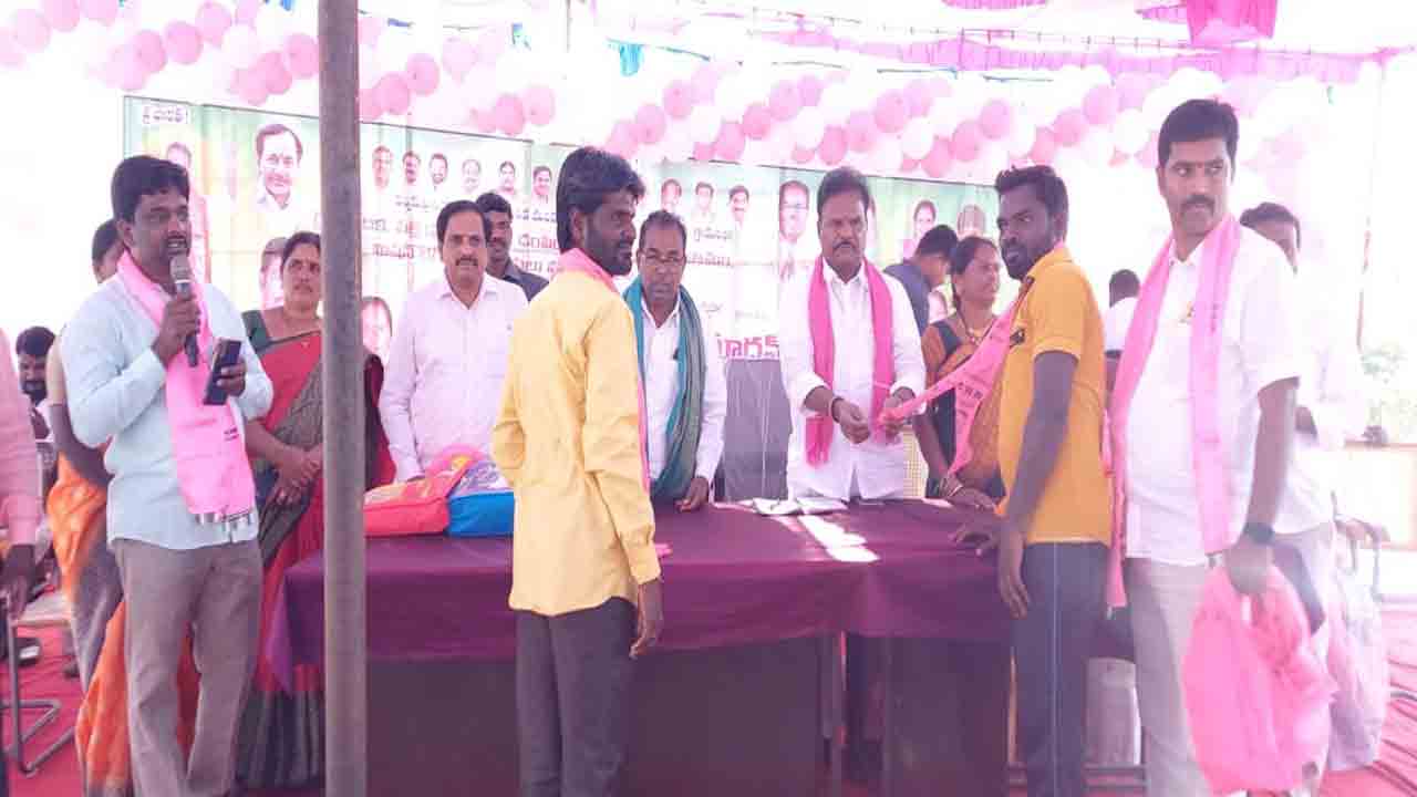 గ్రామాల అభివృద్ధికి ప్రభుత్వం పెద్దపీట