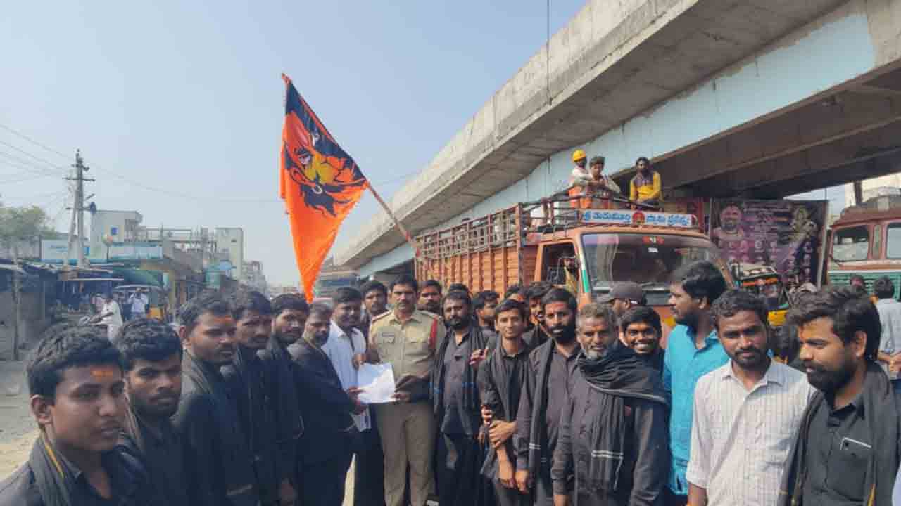 కఠినంగా శిక్షించాలి