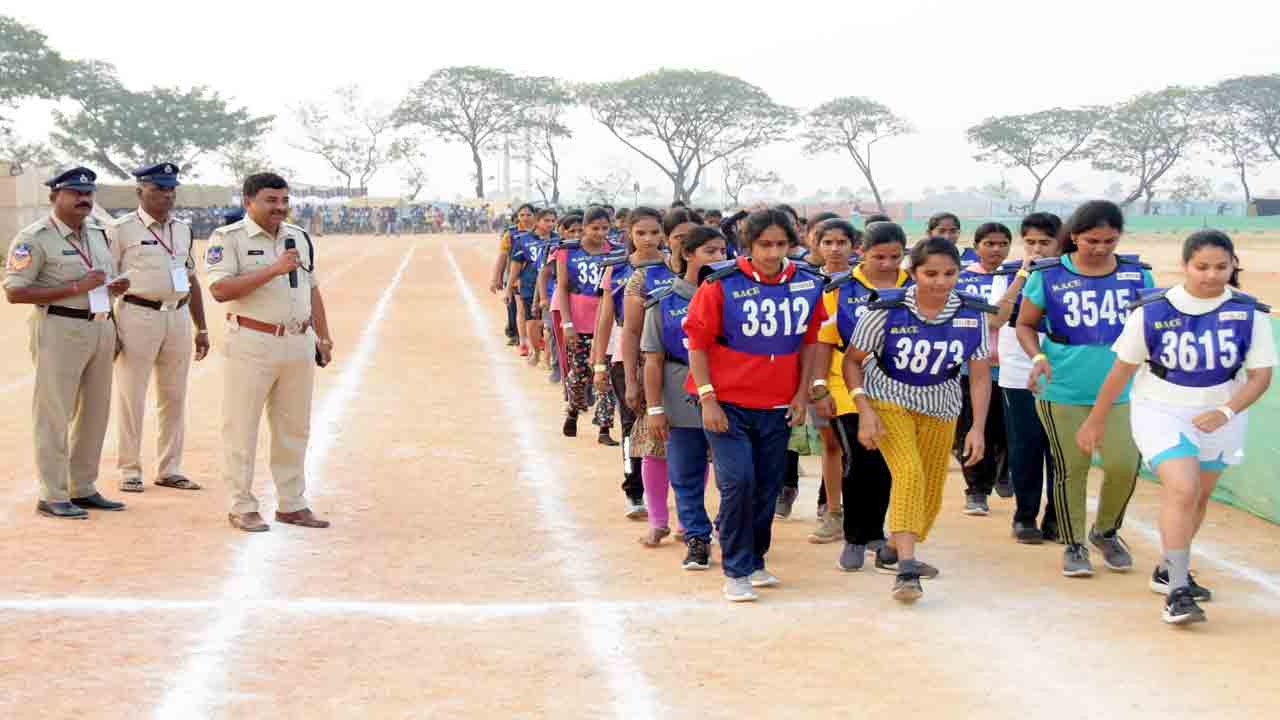 ముగిసిన పోలీస్‌ దేహదారుఢ్య పరీక్షలు