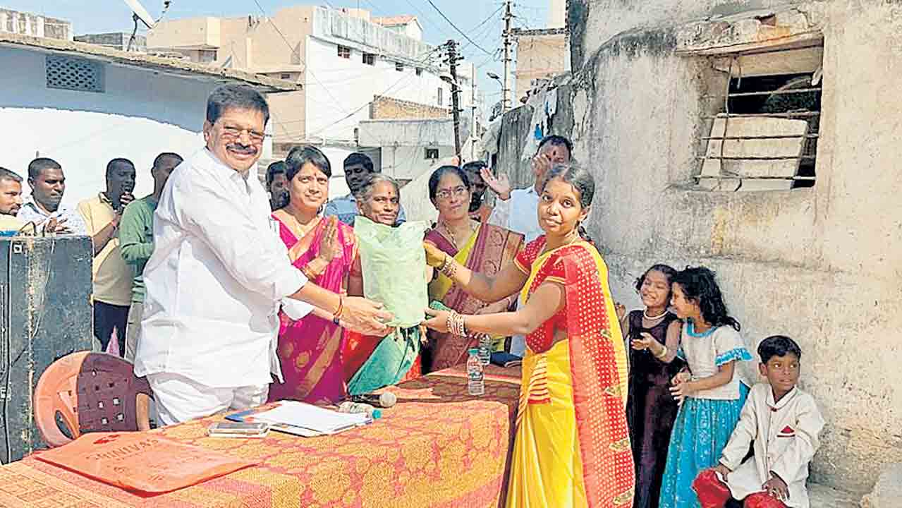 సంస్కృతీ సంప్రదాయాలను కాపాడాలి