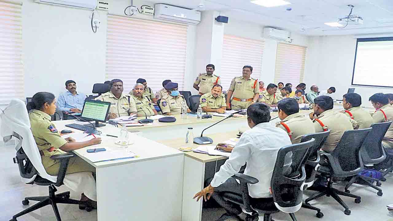 ఇన్వెస్టిగేషన్‌ పారదర్శకంగా చేపట్టాలి