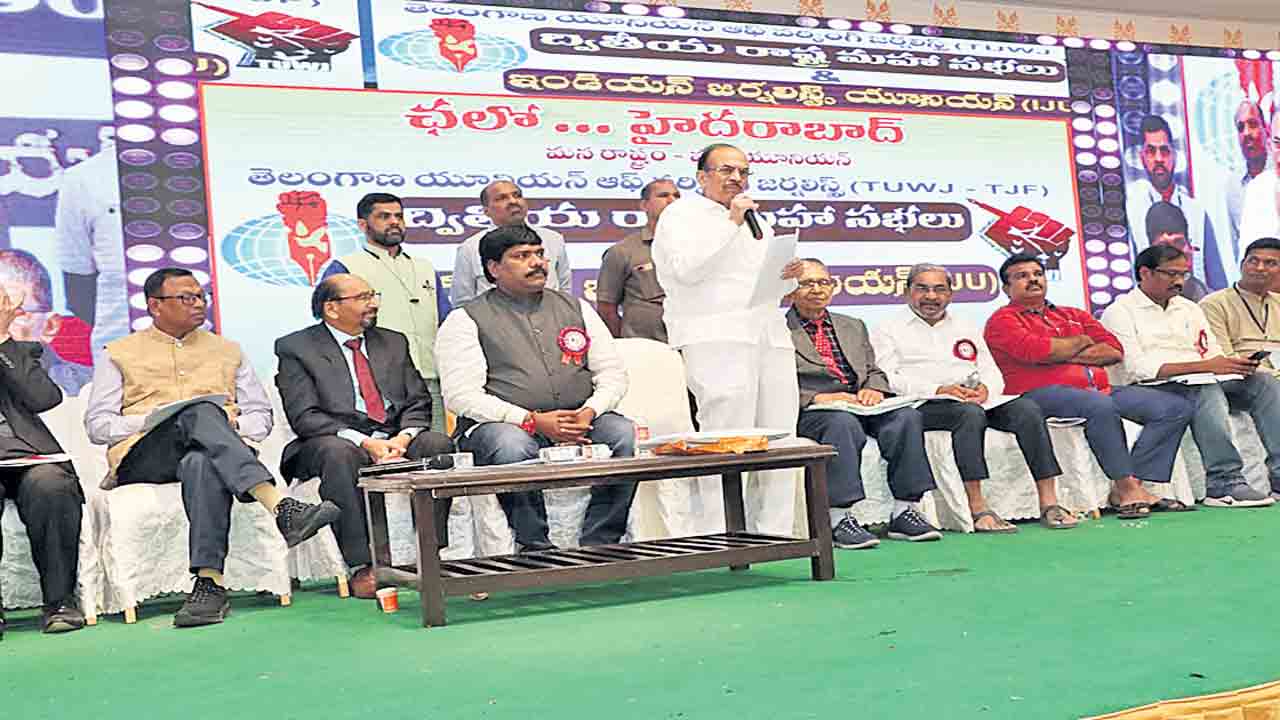 సీఎం కేసీఆర్‌ జర్నలిస్టులకు విలువ ఇస్తారు