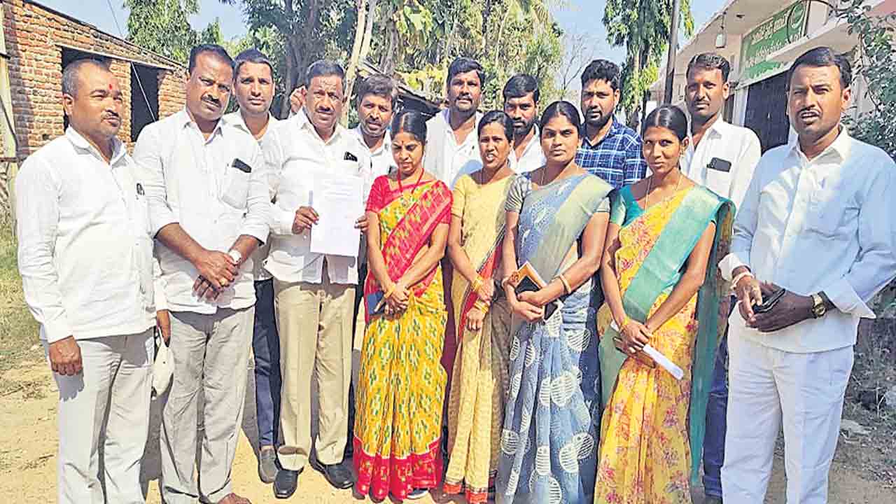 రఘునందన్‌రావువి అన్నీ అబద్ధాలే..