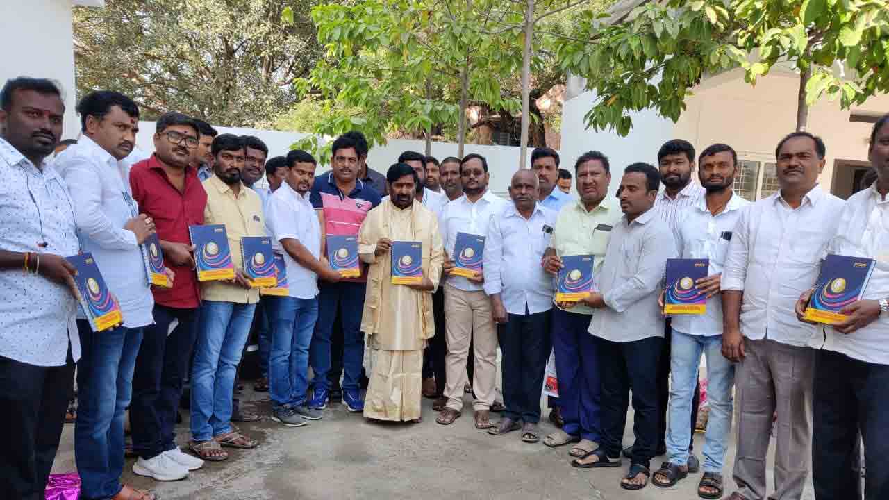 అభివృద్ధిలో కాంట్రాక్టర్లు భాగస్వామ్యం కావాలి : మంత్రి జగదీశ్రెడ్డి