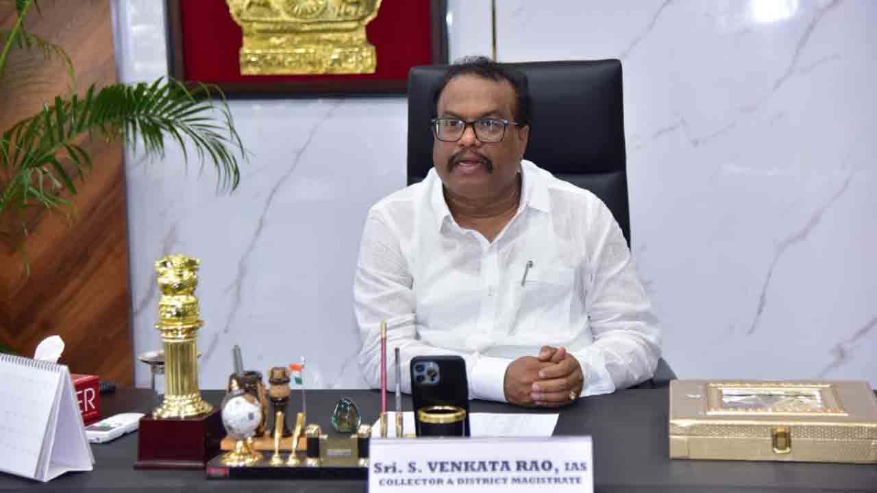 క్రీడా ప్రాంగణాలకు స్థలాలు అప్పగించాలి