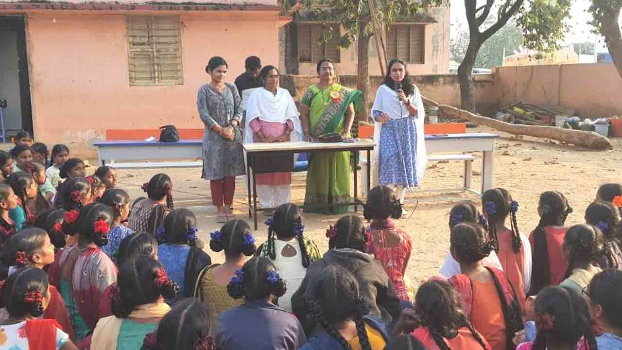 పిల్లలను పనిలో పెట్టుకుంటే చర్యలు