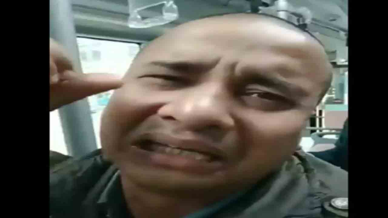 Watch: బస్సులోని మహిళకు ప్రైవేట్‌ భాగం చూపిన వ్యక్తి.. దొరికిపోవడంతో బోరున ఏడ్పు