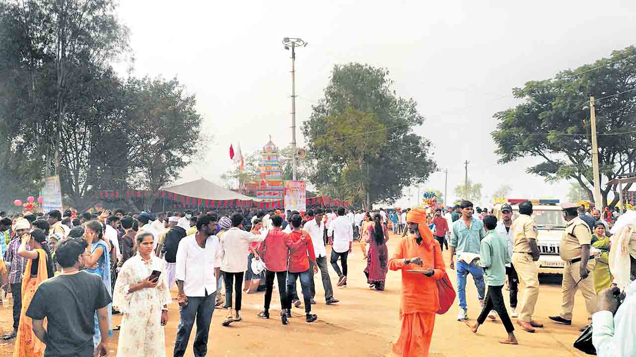 జాతర ముగిసే బంజారా మురిసే..