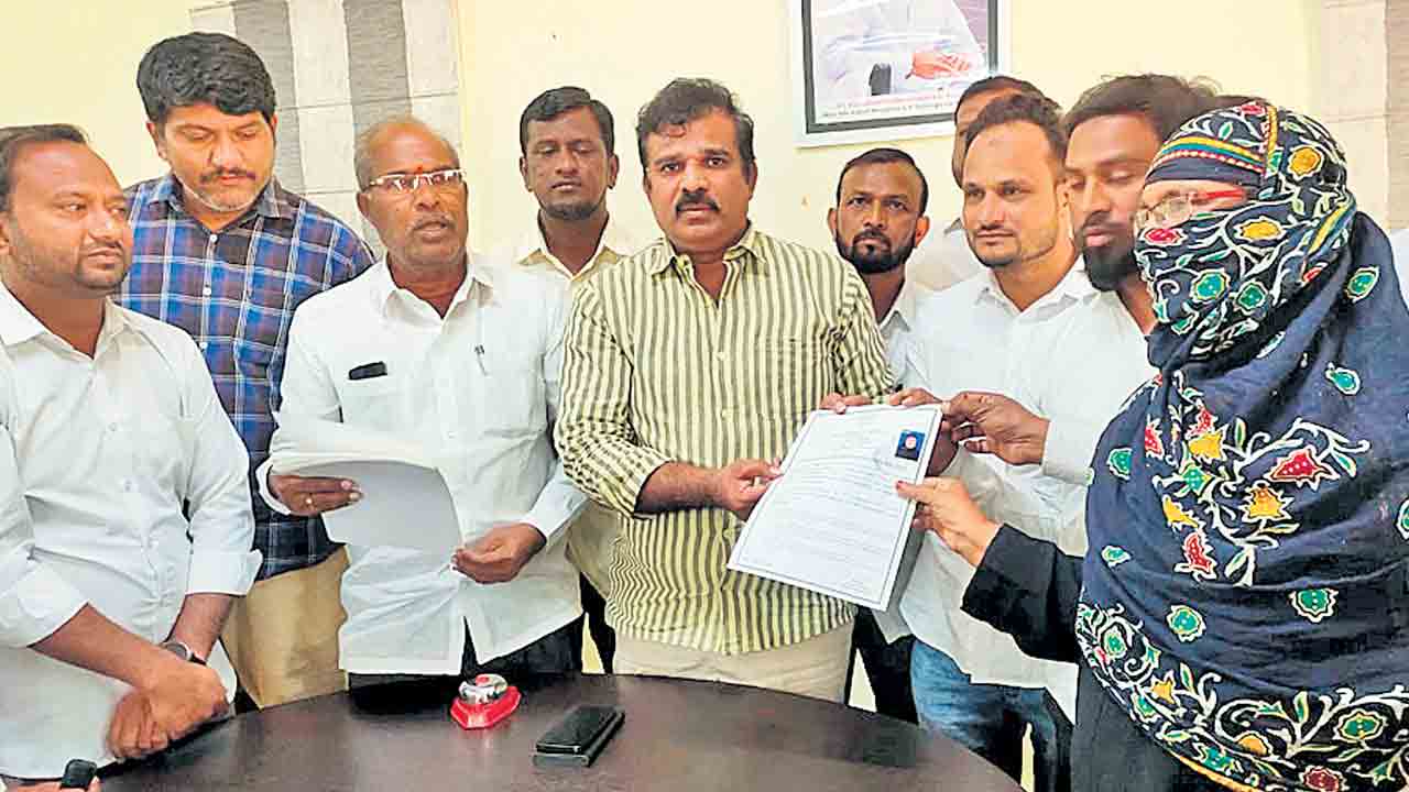 ఇండ్లులేని పేదలకు డబుల్‌బెడ్రూం ఇండ్లు