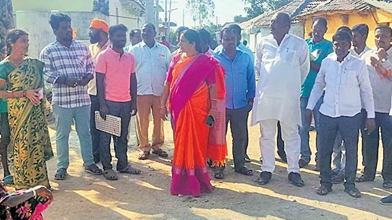 ఇంటింటికీ భగీరథ నీటిని అందిస్తాం