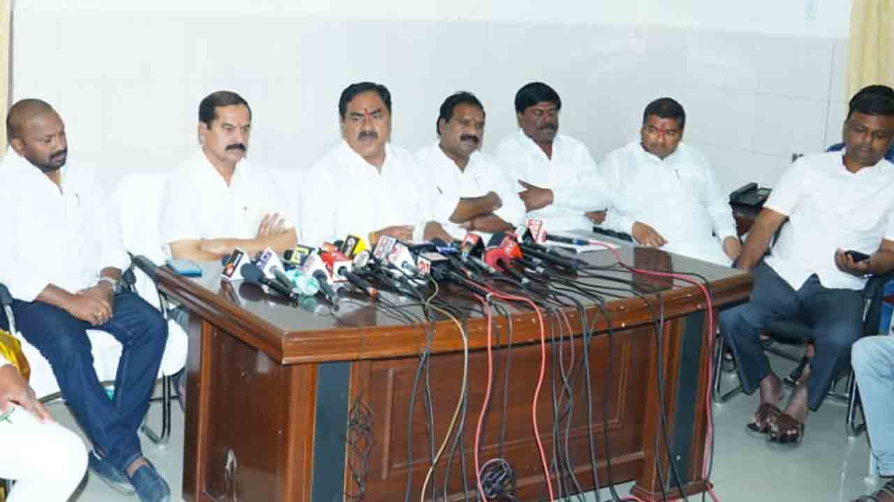 ఖమ్మం సభను చూసి ప్రతిపక్షాల వెన్నులో వణుకు : మంత్రి ఎర్రబెల్లి
