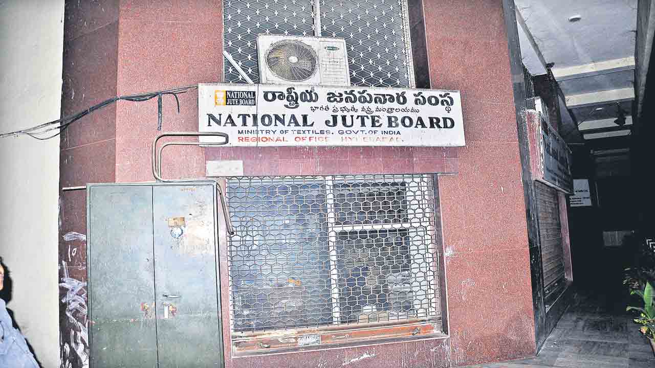 మన జౌళి బోర్డు ఎత్తివేత.. దక్షిణ భారతంపై మరోసారి మోదీ సర్కారు వివక్ష