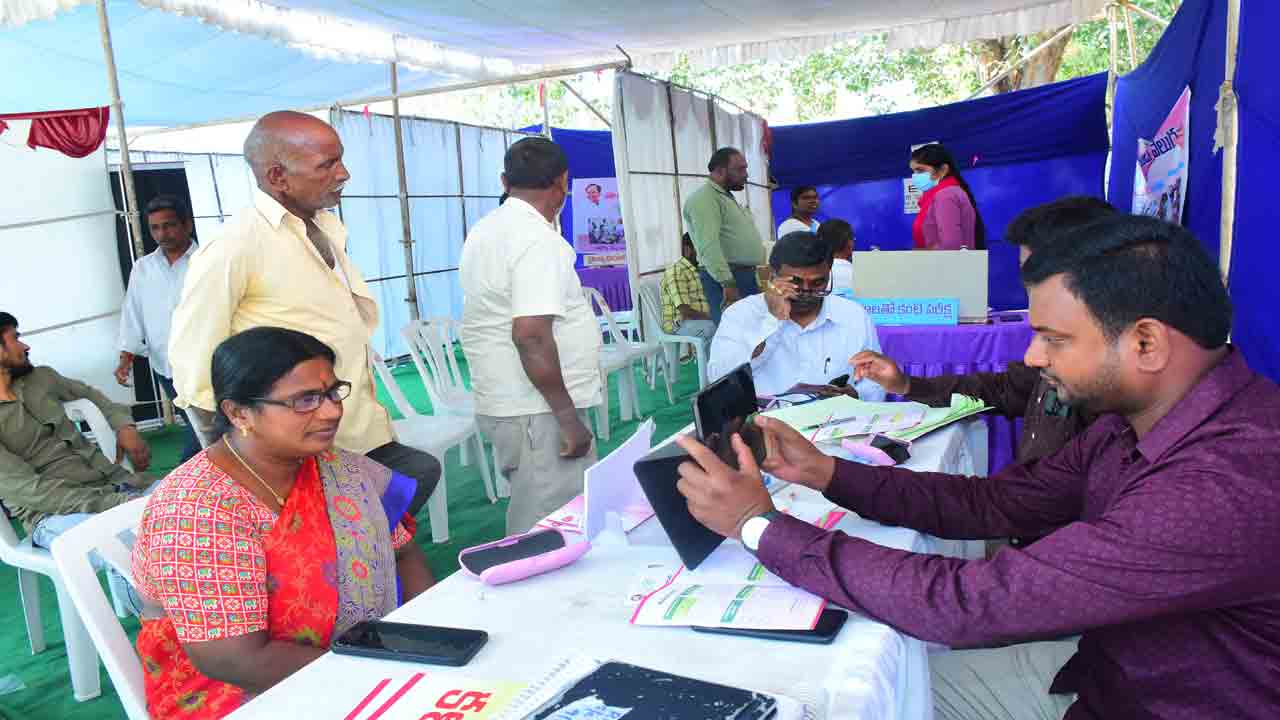 సెలవు రోజూ కంటి వెలుగు