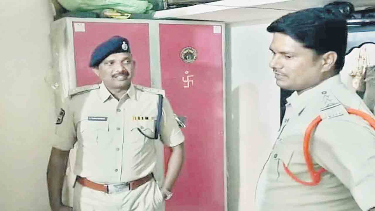 కానిస్టేబుల్‌ ఇంట్లో చోరీ