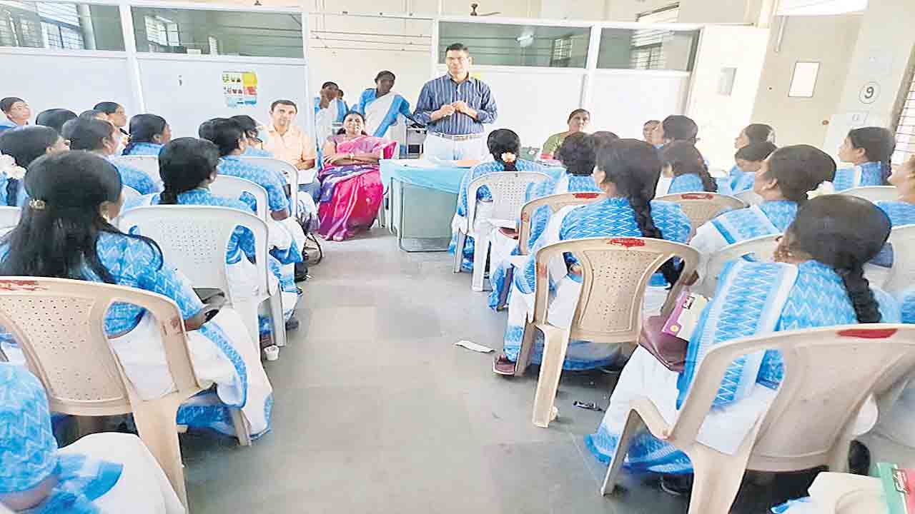 అంగన్‌వాడీ, ఆశకార్యకర్తలకు  శిక్షణ