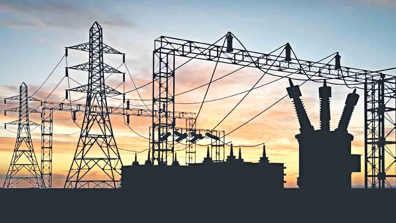 వెలుగులీనుతున్న కుల వృత్తులు