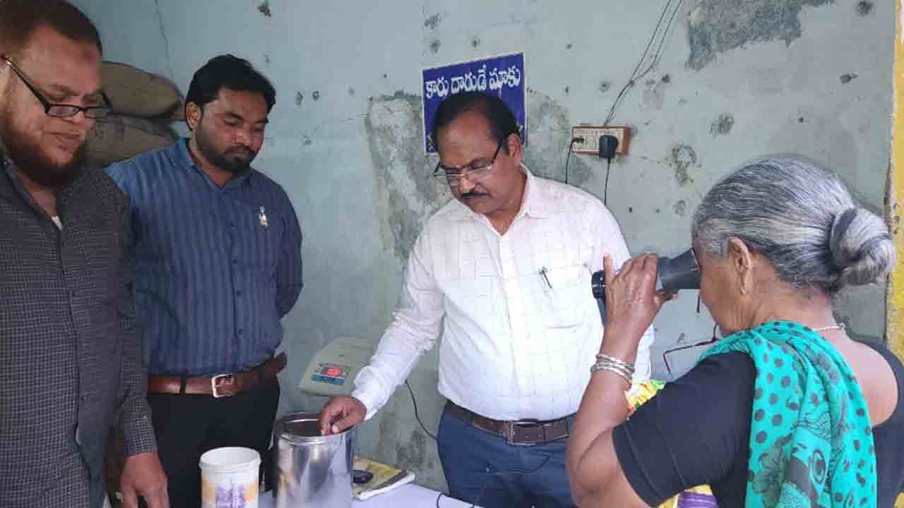 ఉచిత రేషన్‌ బియ్యం షురూ