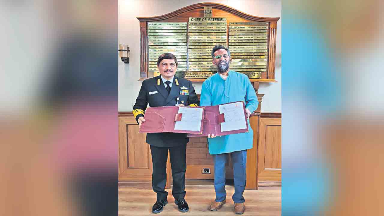 ఇండియన్‌ నేవీతో ఐఐటీహెచ్‌ జట్టు