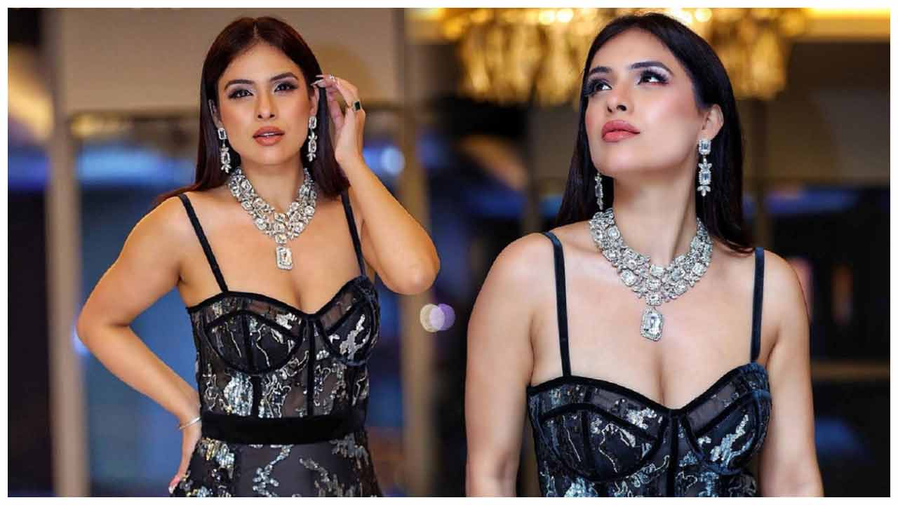 Neha Malik | స్లీవ్ లెస్ అందాల‌తో పిచ్చెక్కిస్తున్న‌ నేహా మాలిక్..