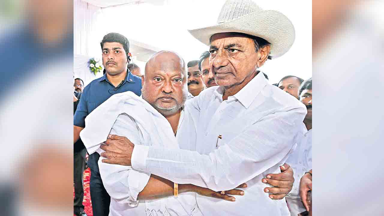 మంత్రి గంగులకు సీఎం కేసీఆర్‌ పరామర్శ