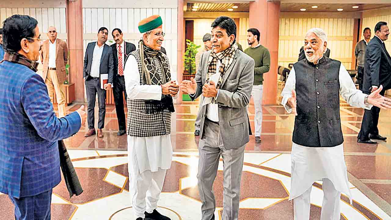 పార్లమెంటులో అన్ని అంశాలు చర్చించాలి: బీఆర్‌ఎస్‌