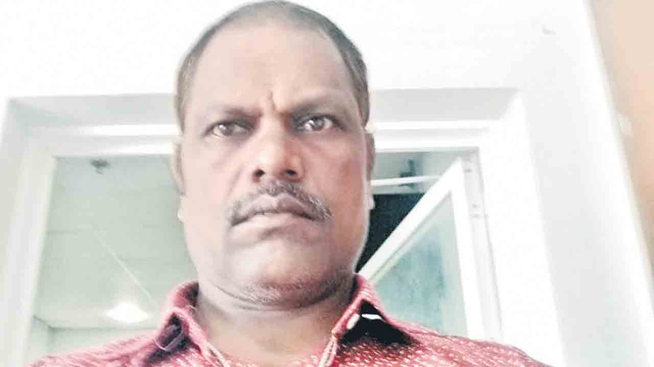 దుబాయ్లో గుండెపోటుతో యానంపల్లి వాసి మృతి