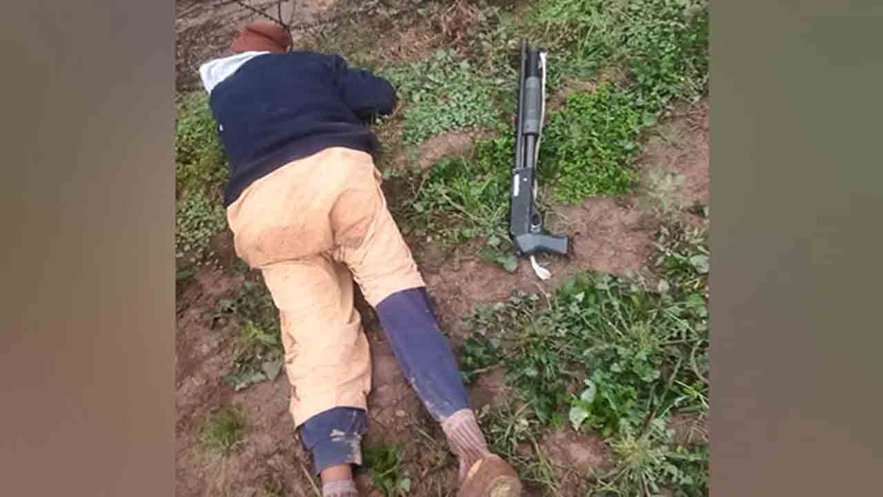 సరిహద్దుల్లో పాక్‌ చొరబాటుదారు హతం.. కాల్చిచంపిన బీఎస్‌ఎఫ్‌ బలగాలు