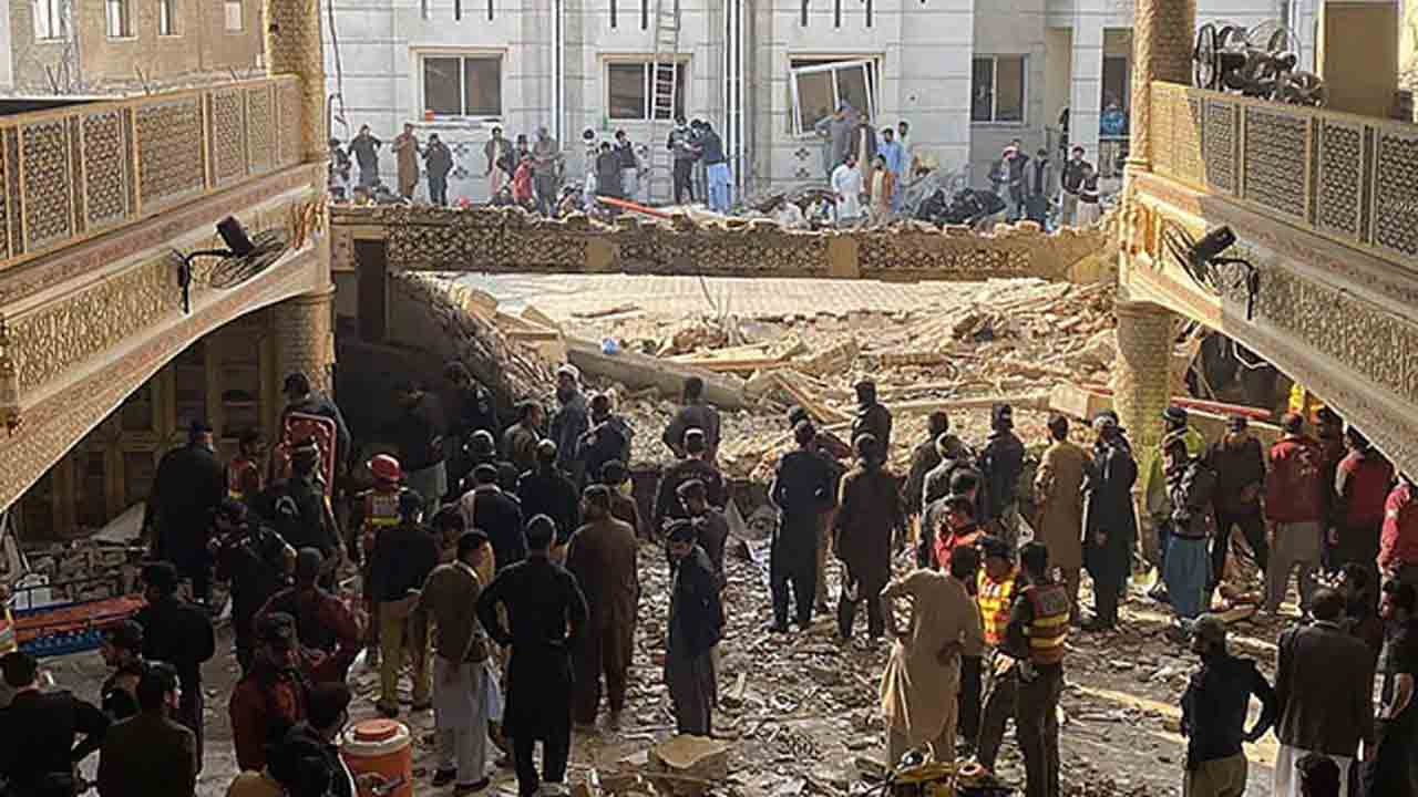 మసీదులో ఆత్మాహుతి దాడి.. 28 మంది మృతి..150 మందికి పైగా గాయాలు