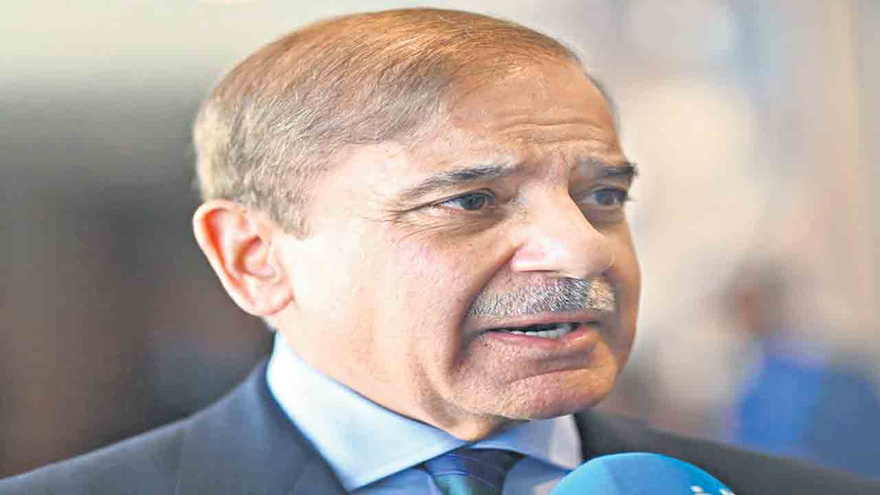 అణు దేశంగా ఉండి అడుక్కోవడమా?